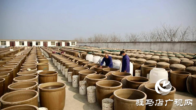 正陽縣王勿橋鄉：家家有醋缸 空中飄醋香