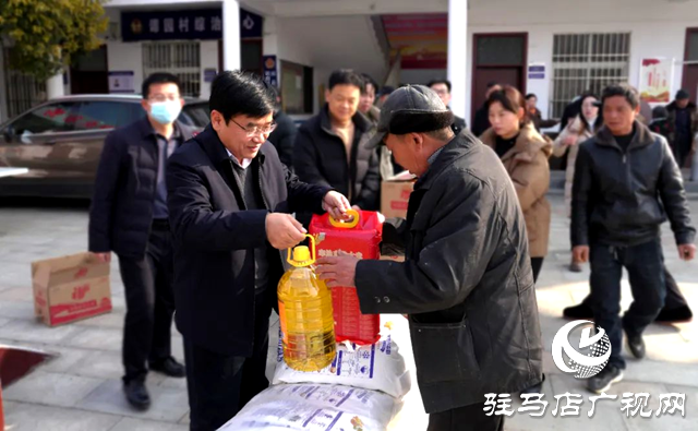 駐馬店市委直屬機關工委赴幫扶村開展“迎雙節 送溫暖 固成果”春節走訪慰問活動