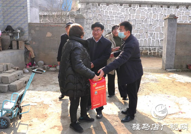駐馬店市委直屬機關工委赴幫扶村開展“迎雙節 送溫暖 固成果”春節走訪慰問活動