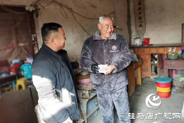 新蔡縣韓集鎮：慰問老黨員 不忘初心送溫暖