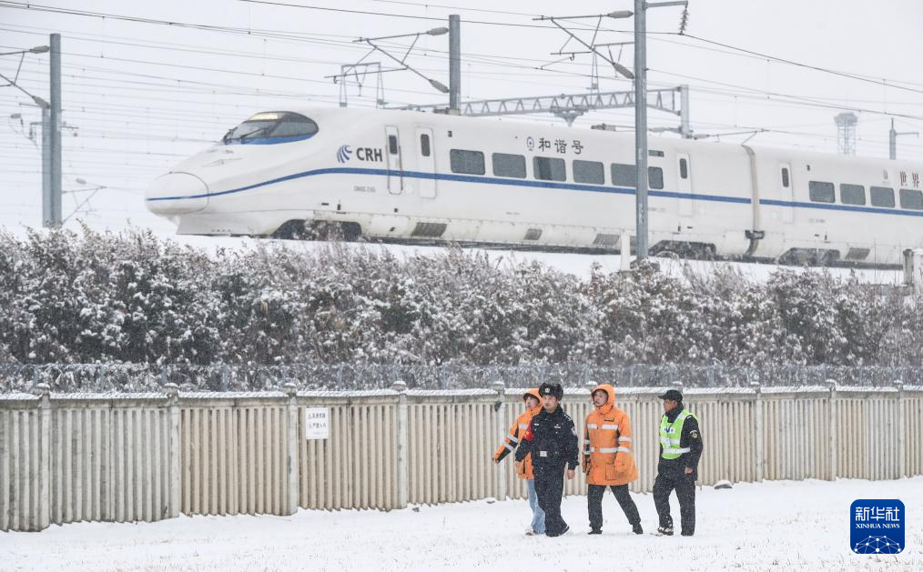 各地積極應對低溫雨雪天氣