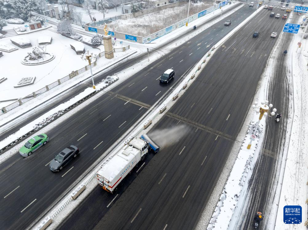 各地積極應對低溫雨雪天氣