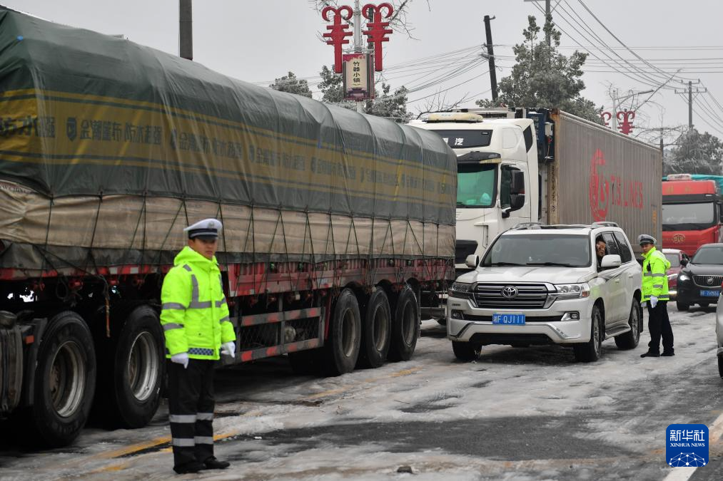 各地積極應對低溫雨雪天氣