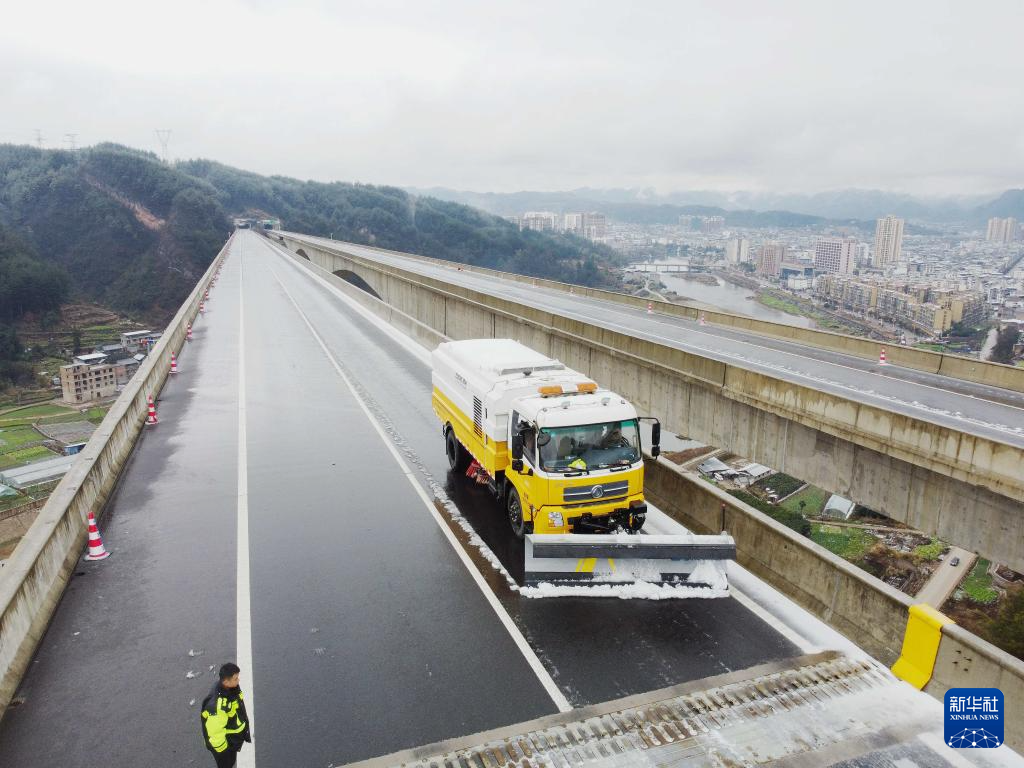 各地積極應對低溫雨雪天氣
