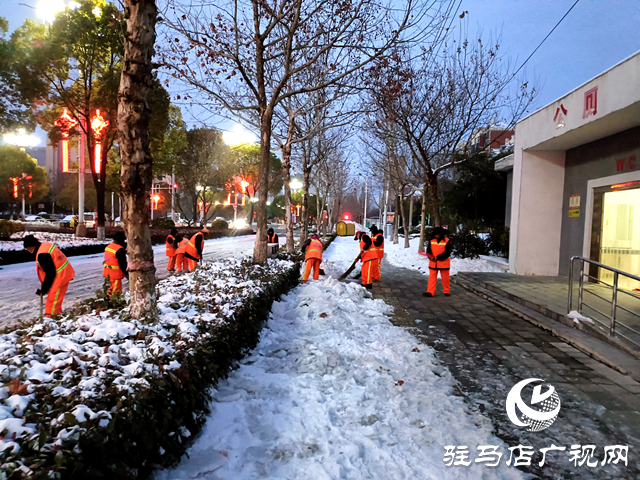 駐馬店開發區城市管理局全力做好殘冰積雪清理工作