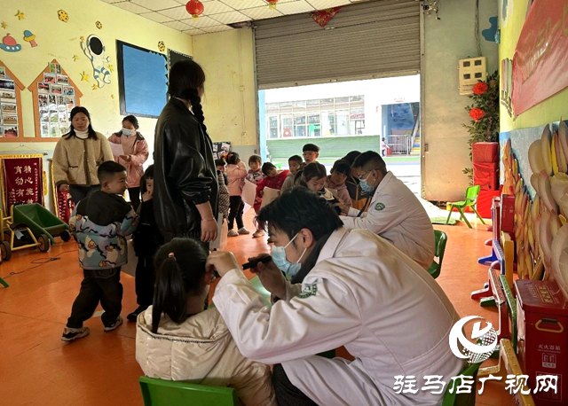西平縣柏苑街道社區開展免費幼兒園體檢