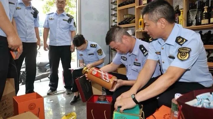 成本300元賣9000元？警方破獲重大銷售假茅臺酒案