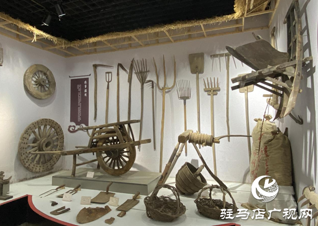 驛城區蟻蜂鎮龐閣村史館：紅色教育的閃耀之星