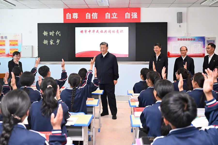 習近平在青?？疾煺{研