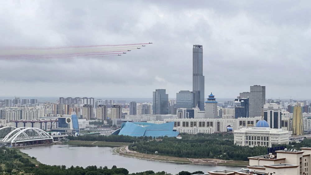 托卡耶夫為習近平主席舉行隆重歡迎儀式