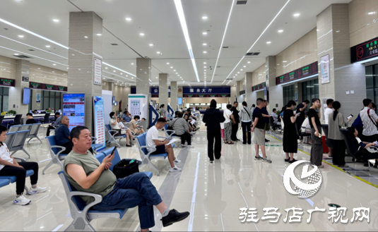 駐馬店：增設潮汐窗口 服務出入境辦證
