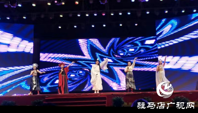 超燃現場！皇家驛站網紅主播音樂節讓游客暢享“饕餮盛宴”