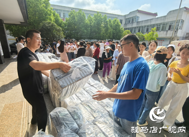 驛城區蟻蜂鎮：愛心行李箱 溫暖求學路