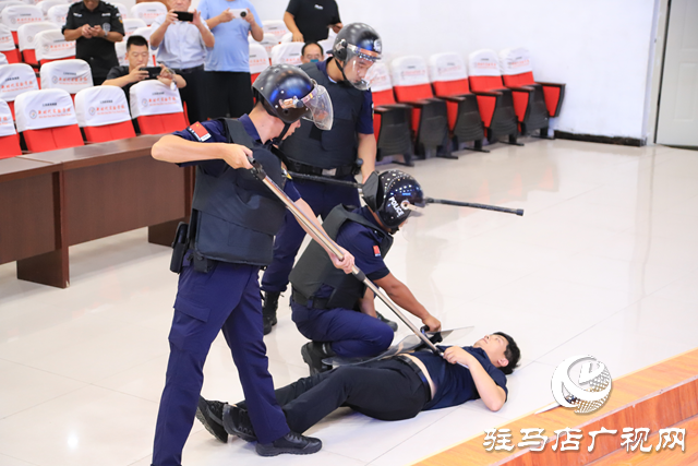 泌陽縣：警校聯動 把好校園安全關