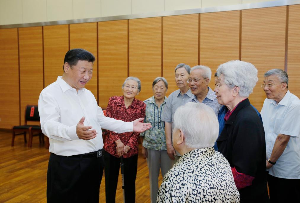 圖文故事丨習近平總書記同人民教師在一起
