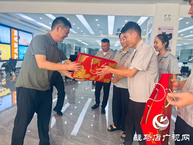 中國殘聯副主席張銀良深入經濟開發區看望慰問一線職工