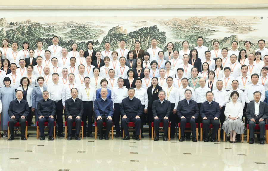 習近平出席全國教育大會并發表重要講話