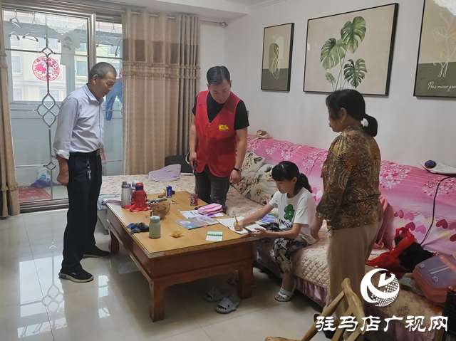 駐馬店經濟開發區翟莊居委會：走訪特殊群體 共度和美中秋
