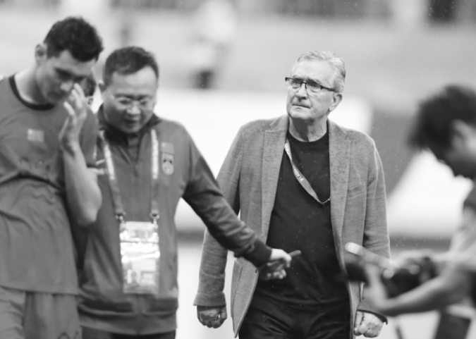  伊萬下課“箭在弦上”，誰會接盤？ U21國足主帥安東尼奧和國足助教鄭智或都是候選