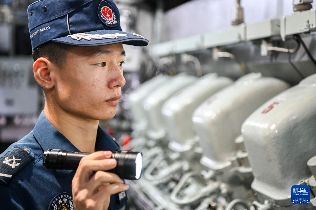 中國海警四方艦中秋節值守黃巖島
