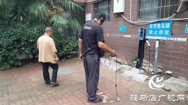 小區多日遭遇用水難 水務人員排查維修終解決