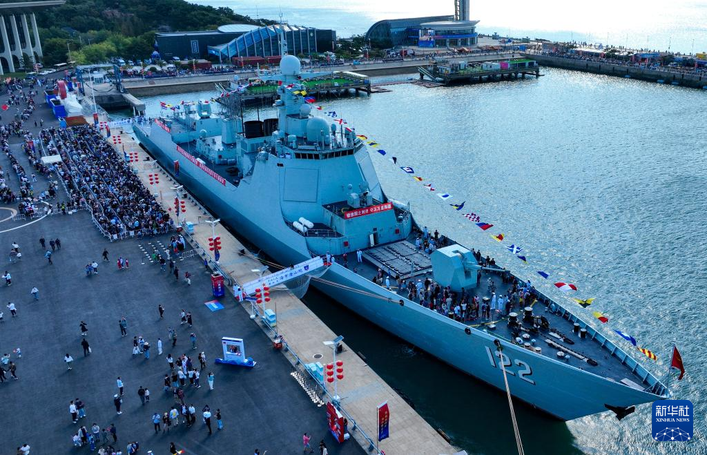 人民海軍首次在國慶假期成規模組織艦艇開放活動