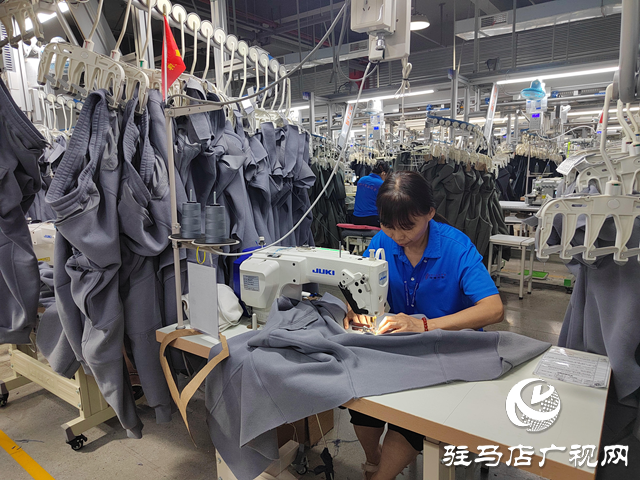 西平縣：“智轉數改” 賦能服裝產業蝶變