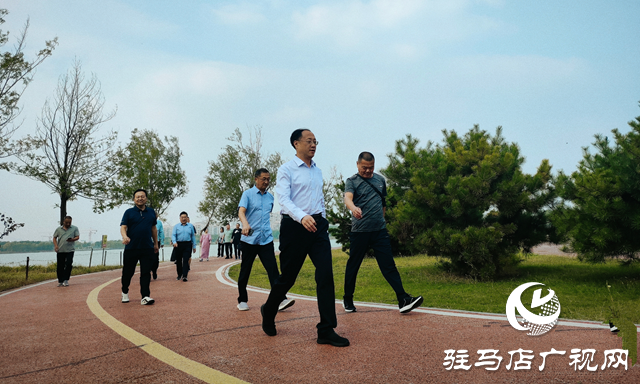 新蔡縣政協機關舉行“活力機關 快樂奔跑”健步走活動