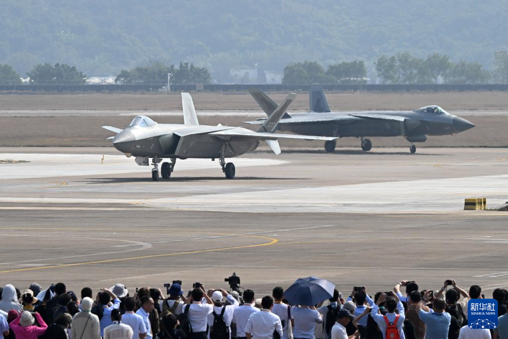 空軍36型武器裝備在中國航展成體系亮相 展現人民空軍轉型跨越新成就
