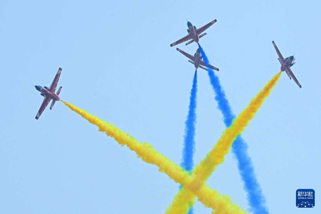 空軍36型武器裝備在中國航展成體系亮相 展現人民空軍轉型跨越新成就
