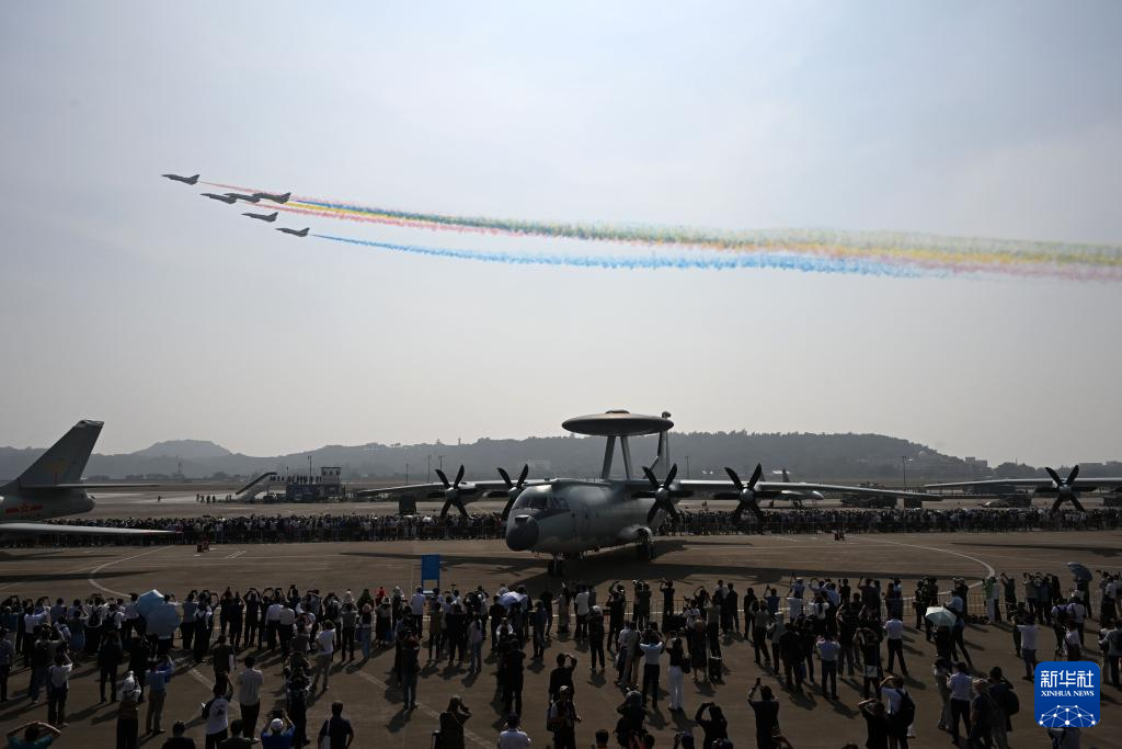 空軍36型武器裝備在中國航展成體系亮相 展現人民空軍轉型跨越新成就