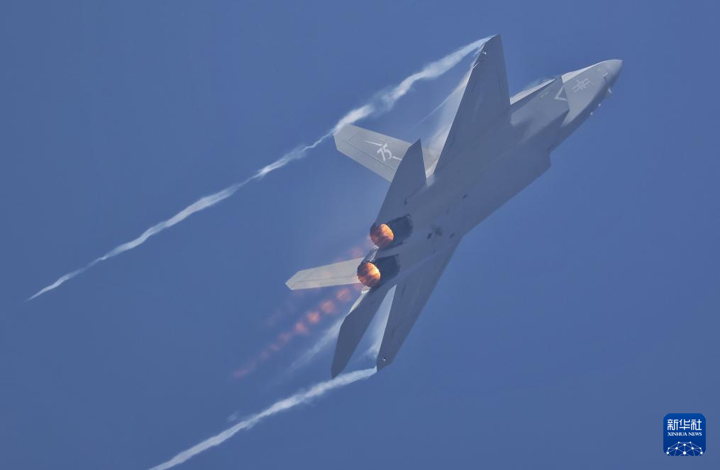 空軍36型武器裝備在中國航展成體系亮相 展現人民空軍轉型跨越新成就