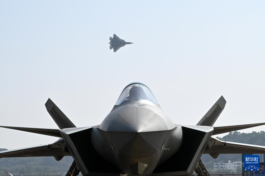 空軍36型武器裝備在中國航展成體系亮相 展現人民空軍轉型跨越新成就