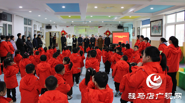張銀良到駐馬店市殘聯博愛幼兒園看望慰問特殊兒童