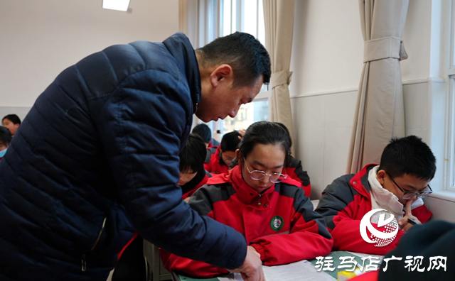 “育”見未來•名師風采丨袁衛國：打造班級文化 實現科學育人