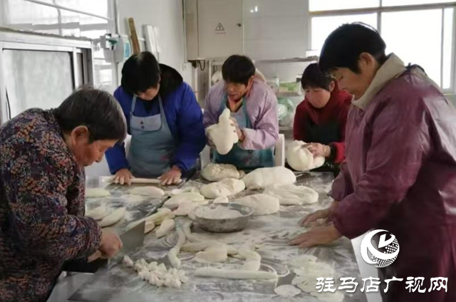 驛城區沙河店鎮：餃子飄香迎冬至 濃濃情滿敬老院