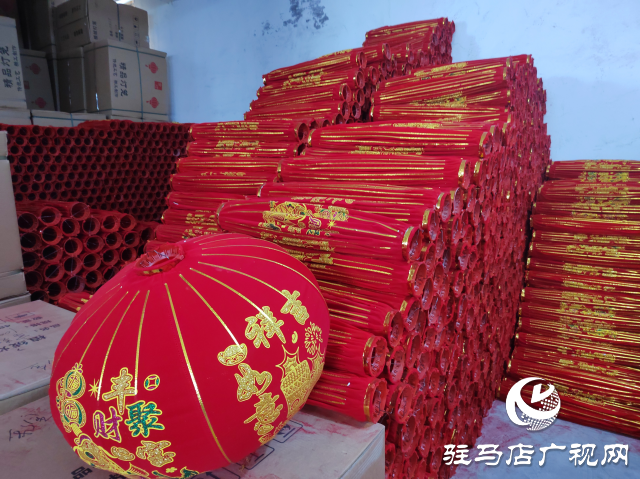 汝南縣張樓鎮：趕制紅燈籠 照亮幸福年