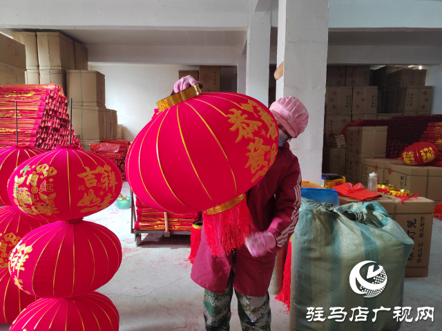 汝南縣張樓鎮：趕制紅燈籠 照亮幸福年