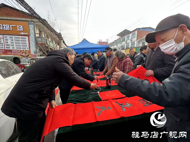 新蔡縣李橋回族鎮開展義寫春聯文明實踐活動