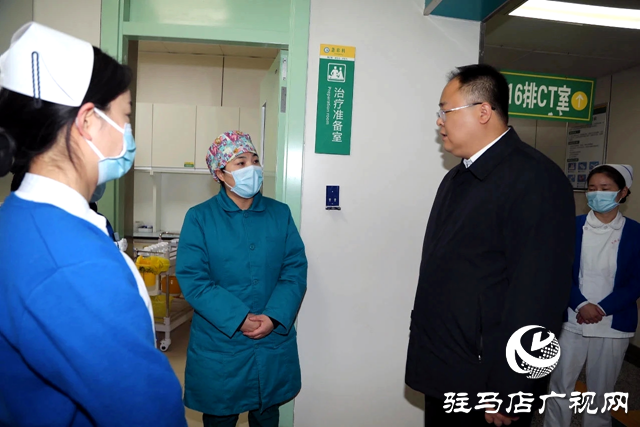 李磊到平輿縣人民醫院慰問一線醫務人員