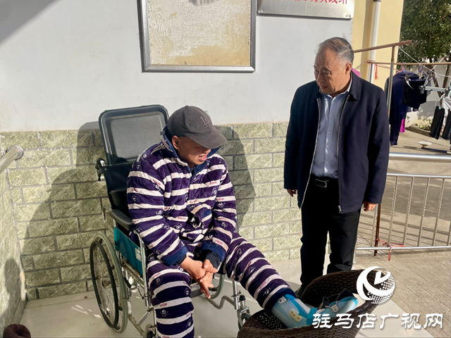 中國殘聯副主席張銀良節后上班第一天看望慰問殘疾人