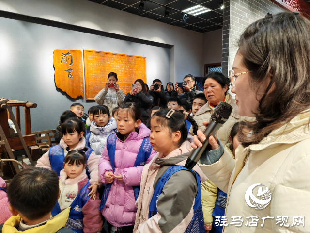 平輿縣開展“我們的節日·歡樂中國年”非遺體驗活動