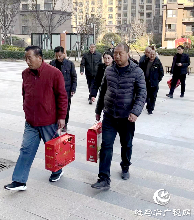 暖心！的姐意外受傷陷困境 駐馬店出租車愛心團隊捐款渡難關