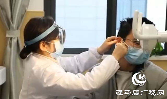 警惕！耳機正在悄悄偷走你的聽力 全國愛耳日專家發出健康提醒