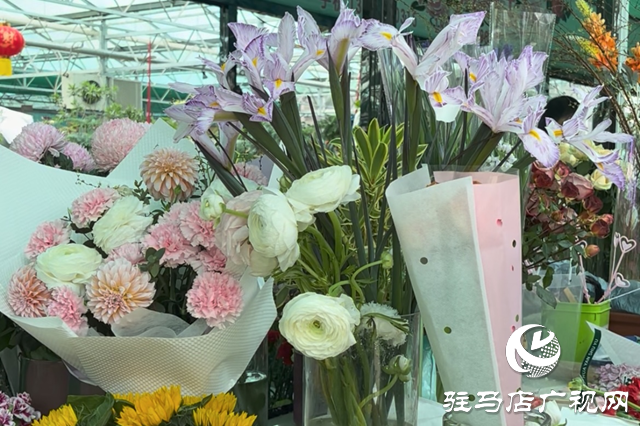 駐馬店：“三八”節臨近 鮮花市場銷售火爆