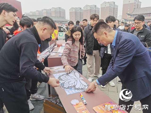 駐馬店市保險行業協會組織開展保險知識普及與民俗文化活動