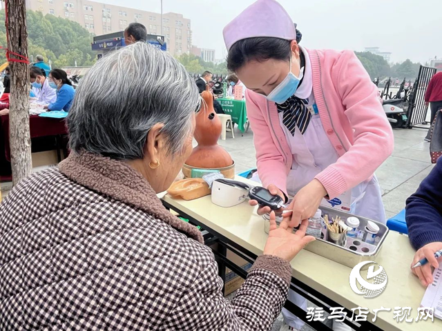 駐馬店市中醫院開展“世界腎臟日”義診活動