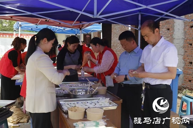  “八方援·心系夕陽”慰問演出活動走進新蔡縣余圍孜村