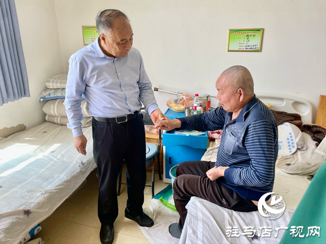 中國殘聯副主席張銀良看望殘疾人