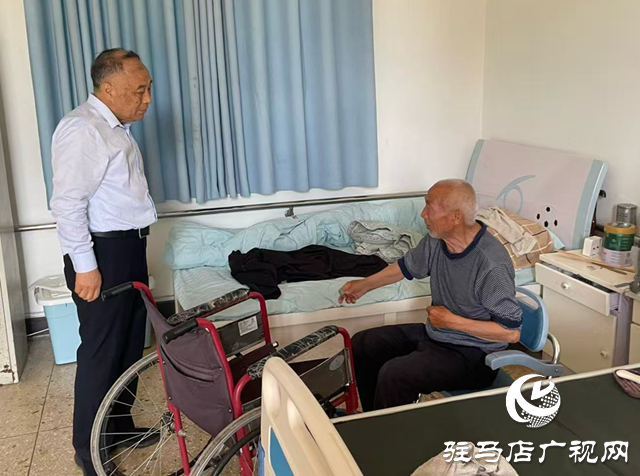 中國殘聯副主席張銀良看望殘疾職工和托養殘疾人